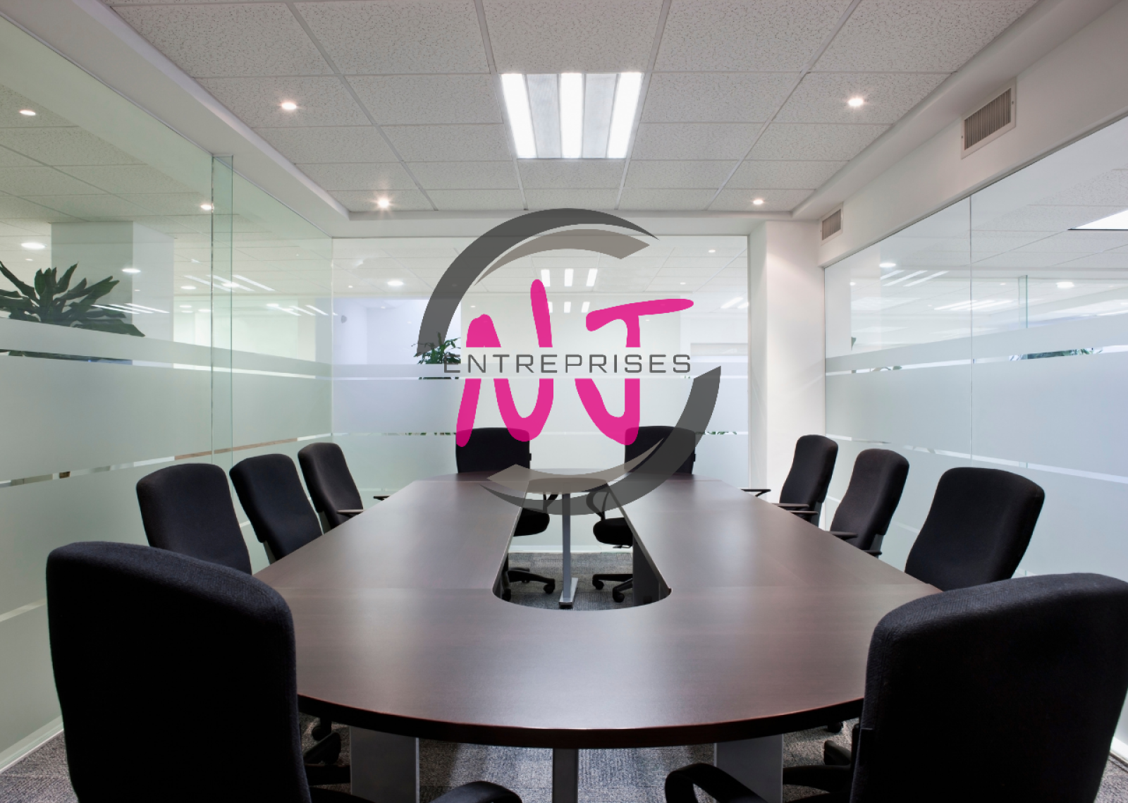 Bureaux à louer dans centre d'affaires proche Angers de 12m² jusqu'à 92m²